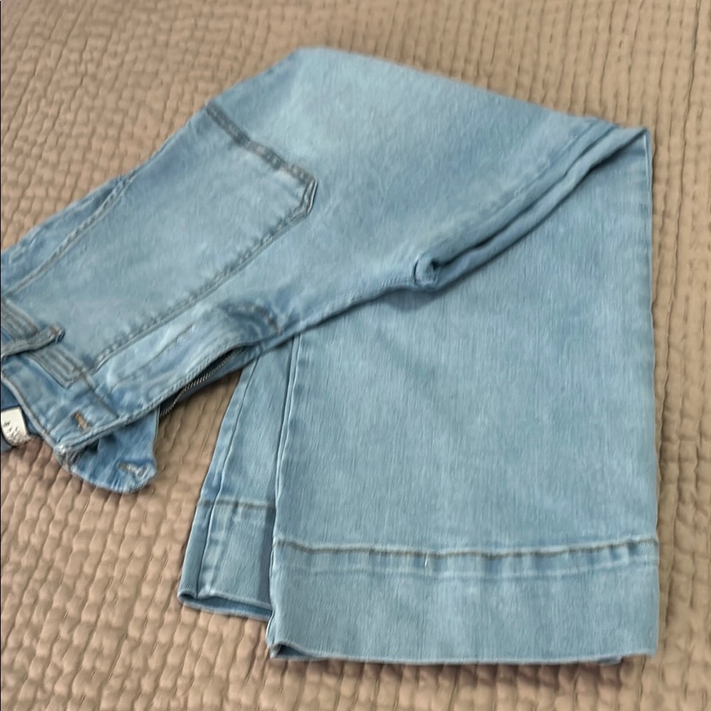 Womens Light Blue Jeans